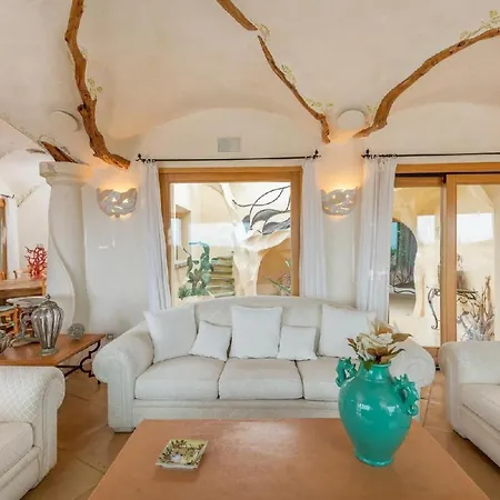 La Perla Villa *